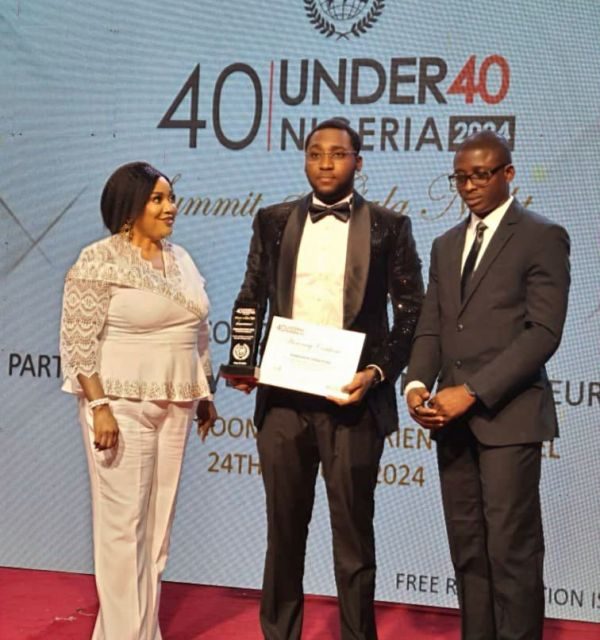 Dr. Kuku Wins Award for Leadership in Technology and Global Diplomacy