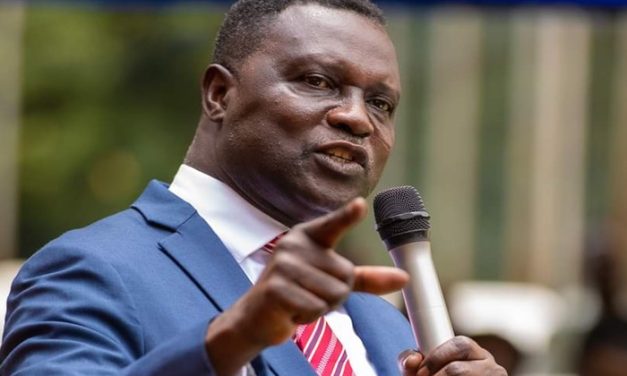 100,000 students receive govt loans, scholarships