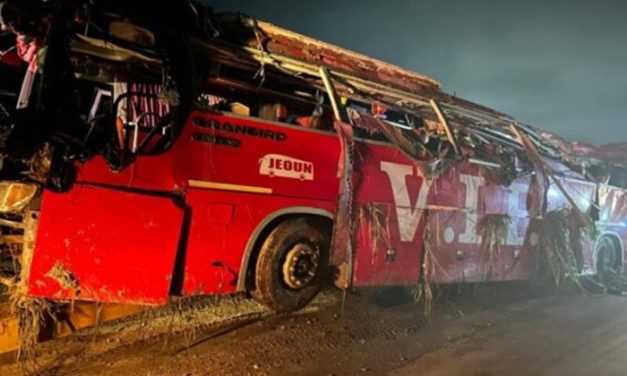 13 Dead in gory VIP Bus accident at Kwapia, Near Obuasi