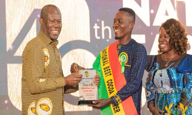 COCOBOD presents prizes to 2024 Best Cocoa farmers