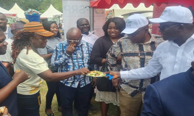Hundreds of Ghanaians enjoy free FSRP grilled chicken at Farmers’ Day Exhibition