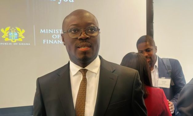 Finance Minister unveils plan to tackle 2024 payables