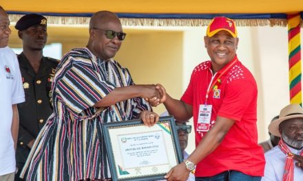 Accra East – ECG boss receives TUC honour