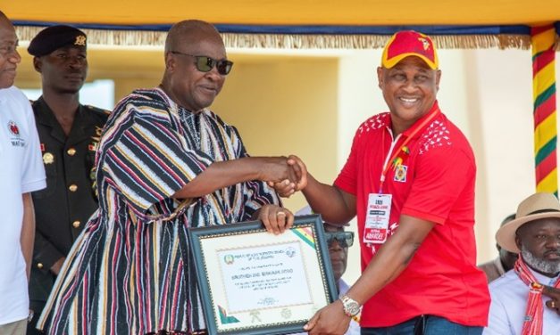 Accra East – ECG boss receives TUC honour
